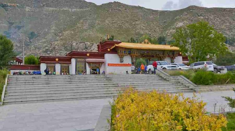 14-Day China Group Tours: Beijing, Tibet & Potala Palace, Chengdu, Shanghai