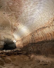 Grotte Saint-Marcel-比东