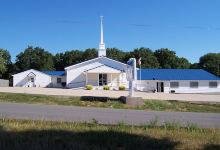 First Baptist Church of Laurie景点图片