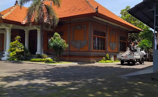 Tugu Singa Ambara Raja