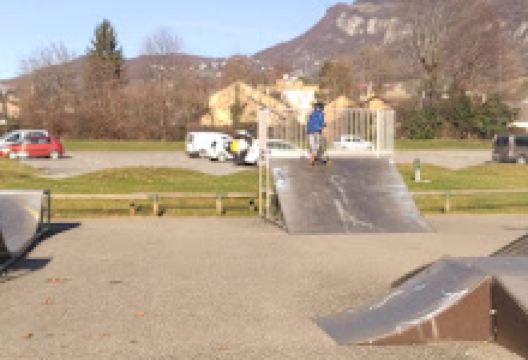 Skatepark de Bassens景点图片