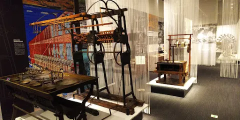 岡谷蠶糸博物館