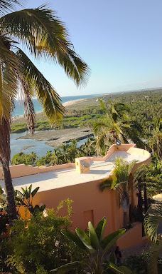 Playa Todos Santos B.C.S.-拉巴斯