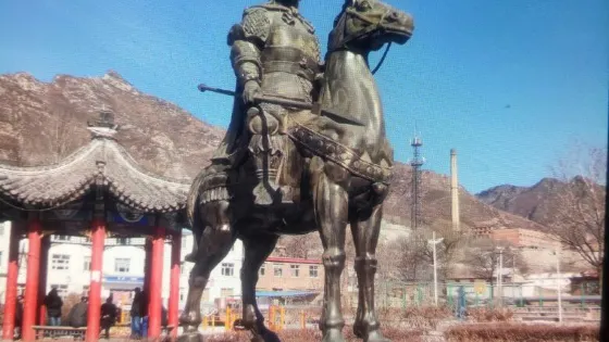 常遇春銅像
