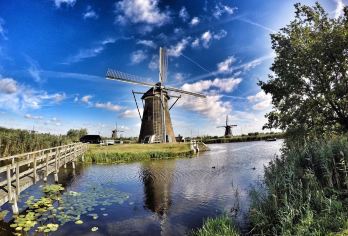 荷兰鹿特丹中央车站+立体方块屋+小孩堤防-埃尔斯豪特风车群【[荷兰传统风车文化+光怪陆离的现代建筑]】