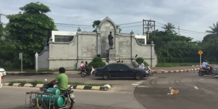 Phraya Srisunthornwohan Monument