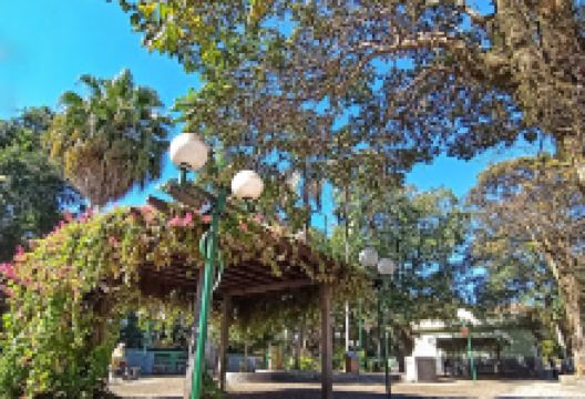 Praça da Bandeira de Mendes景点图片