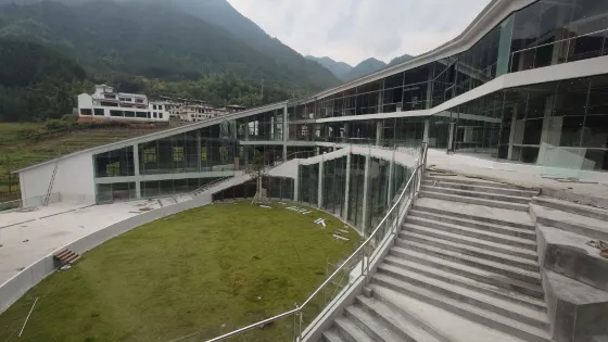 泥鰍美術館