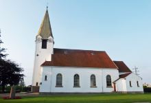 Rolvsoey Church景点图片