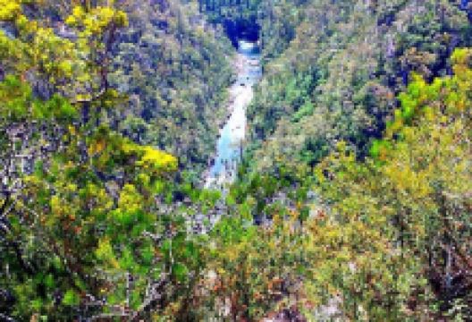 Alum Cliffs景点图片