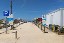 Osso da Baleia Beach景点图片