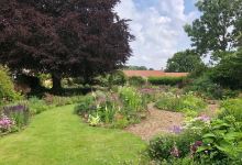 Hall Farm Garden景点图片