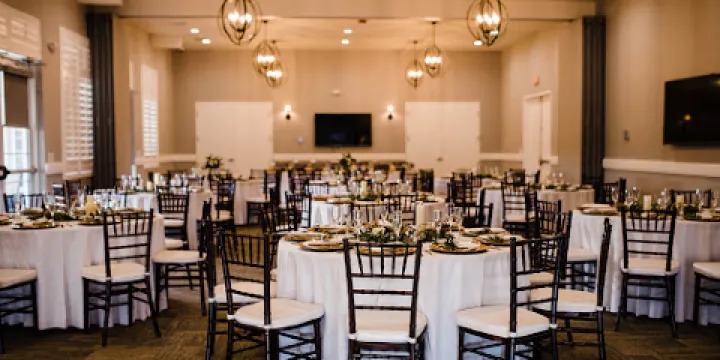 Island Grove Wine Company at Formosa Gardens