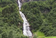 Botnafossen (Fossen)景点图片