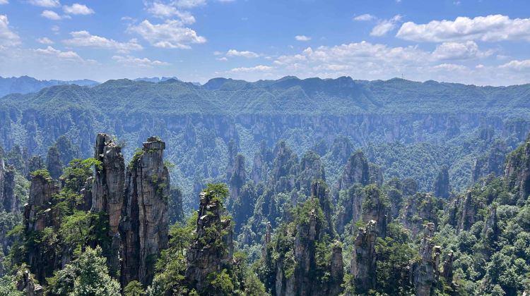 4-day 3-night · Group Tours · Zhangjiajie + Tianmen Mountain National Forest Park + Fenghuang Ancient Town·  