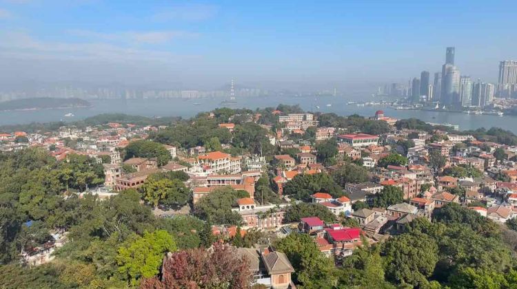 5-Day Xiamen + Gulangyu Island + Fujian Tulou + Wuyi Mountain