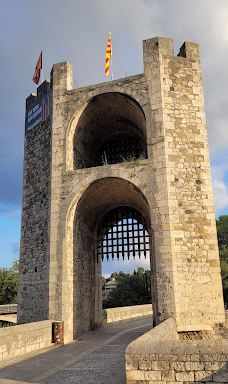 Besalú Bridge-贝萨卢
