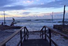 Farol Velho Beach景点图片