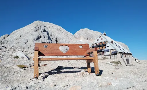 特里格拉夫峯