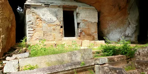 Rajagiri Kanda Caves