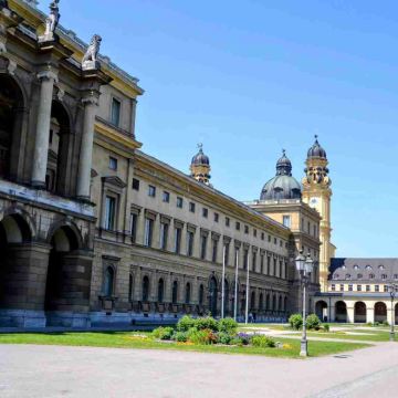 德国慕尼黑+法兰克福+斯图加特+海德堡12日11晚拼小团