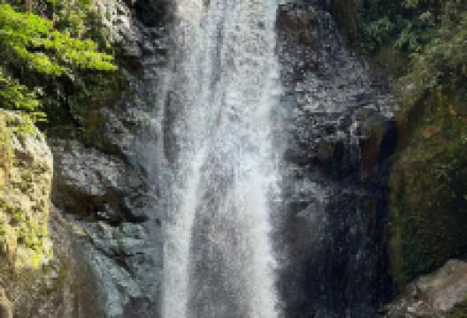 Baiguate Salto Waterfall景点图片