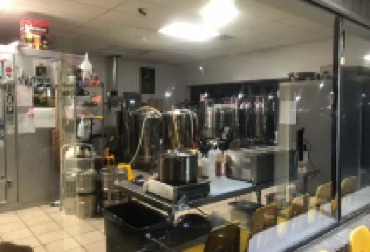 Two Plumbers Brewery and Arcade景点图片