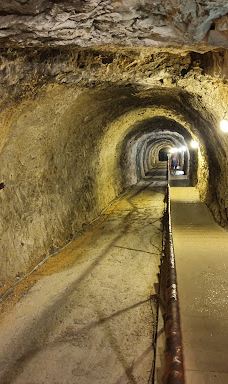 Grotte Saint-Marcel-比东