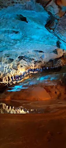 Grotte Saint-Marcel-比东