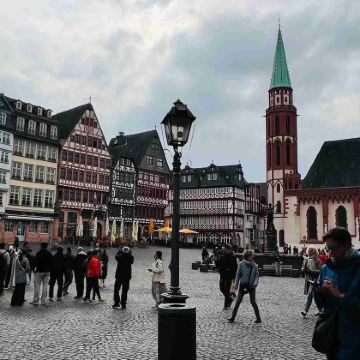 德国法兰克福欧元塔+歌德故居+采尔大街+海德堡海德堡城堡+海德堡老桥+柏林墙遗址纪念公园+柏林电视塔+夏洛滕堡宫6日5晚私家团