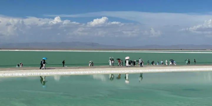 察爾汗鹽湖