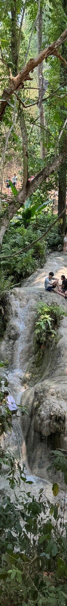 粘粘瀑布-湄登