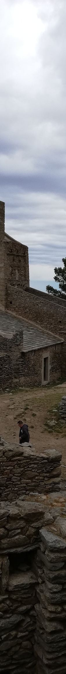 Iglesia de Santa Helena de Roda-塞尔瓦港