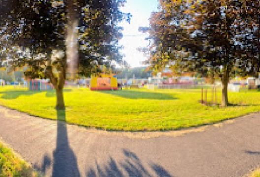 Fireman's Field Park景点图片