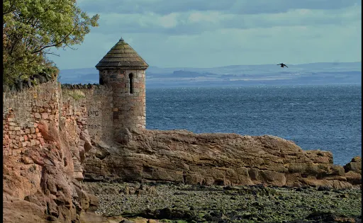 Ravenscraig Castle