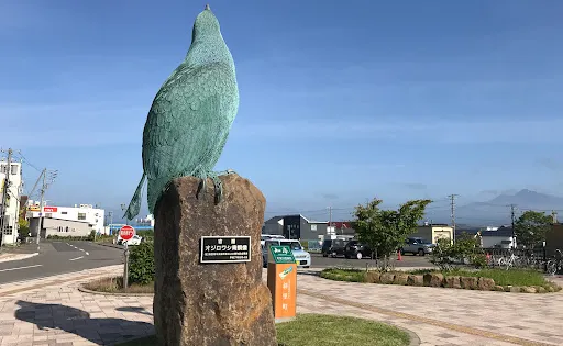 オジロワシ青銅像