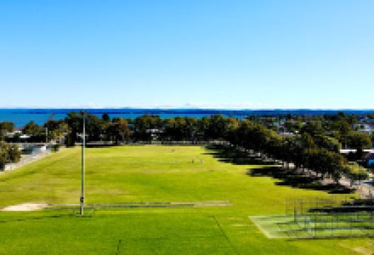 Harry Moore Oval Playground景点图片