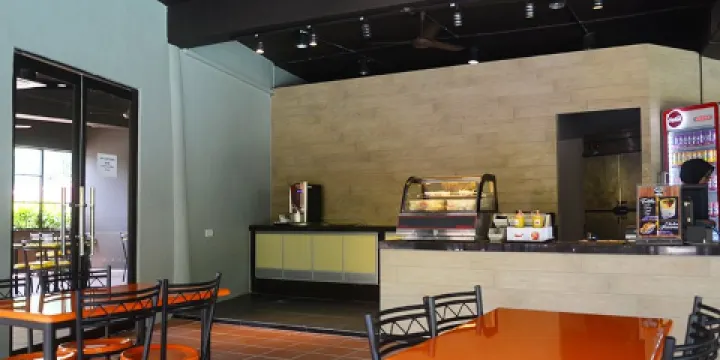 甘孟山城野生動物園