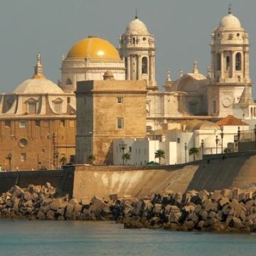 西班牙马德里+托莱多+龙达+塔里法+加的斯5日4晚自由行