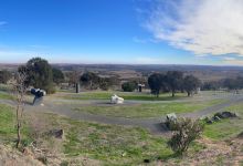 Mengler's Hill Lookout Sculpture Park景点图片