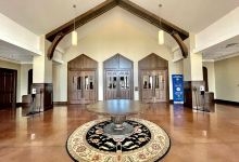 Holy Spirit Catholic Church景点图片
