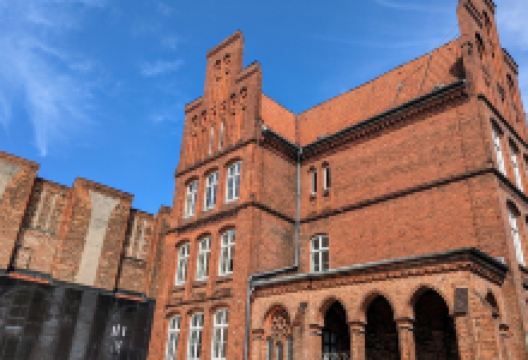 吕贝克城门与修道院景点图片