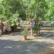 Camping De Nogarede-塞雷