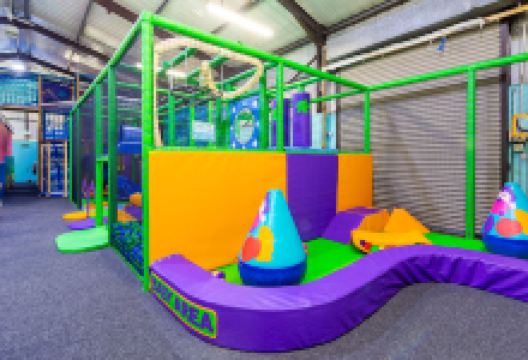 The Laughing Giraffe景点图片