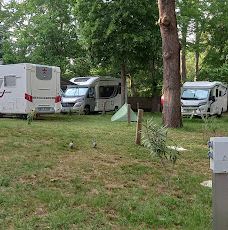 Camping De Nogarede-塞雷