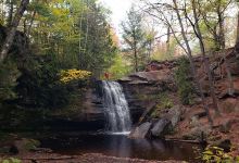 Hungarian Falls Nature Area景点图片