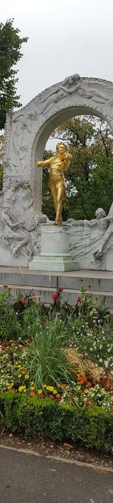 约翰施特劳斯雕像-维也纳