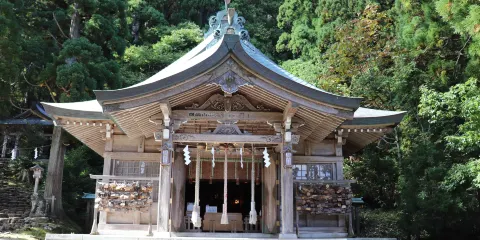 男鹿真山神社
