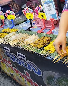 Chan Chala Night Market-董里