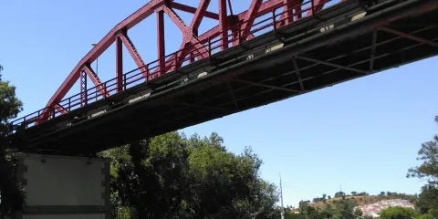 Ponte sobre o Rio Mira